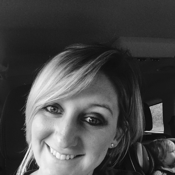 Meet your Posher, Tiffany - Picture 1 of 1